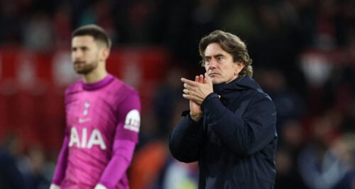 Thomas Frank og Spurs fik en hård søndag mod solide Nottingham Forest-hold, der vandt klart med 3-0. Nu kan danskeren blive fyret i morgen.