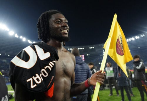 Manchester United kan få ny midtbanespiller.