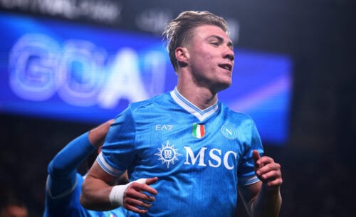 Den danske landsholdsangriber Rasmus Højlund løb med overskrifterne torsdag aften i Super Coppa Italia, hvor AC Milan blev besejret.