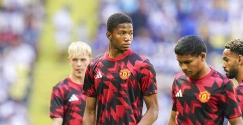Chido Obi og Patrick Dorgu er begge på kontrakt i Manchester United. Nu kommer der en hård besked til den danske angriber.