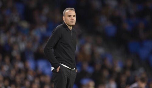 Nu er endnu en cheftræner blevet fyret efter en række svage præstationer i en europæiske storklub. Det oplyser klubben søndag formiddag.