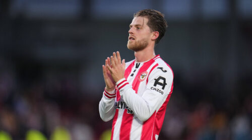 Danske Mathias Jensen startede inde for Brentford, der onsdag aften var på en svær udebanemission mod Arsenal på Emirates Stadium.