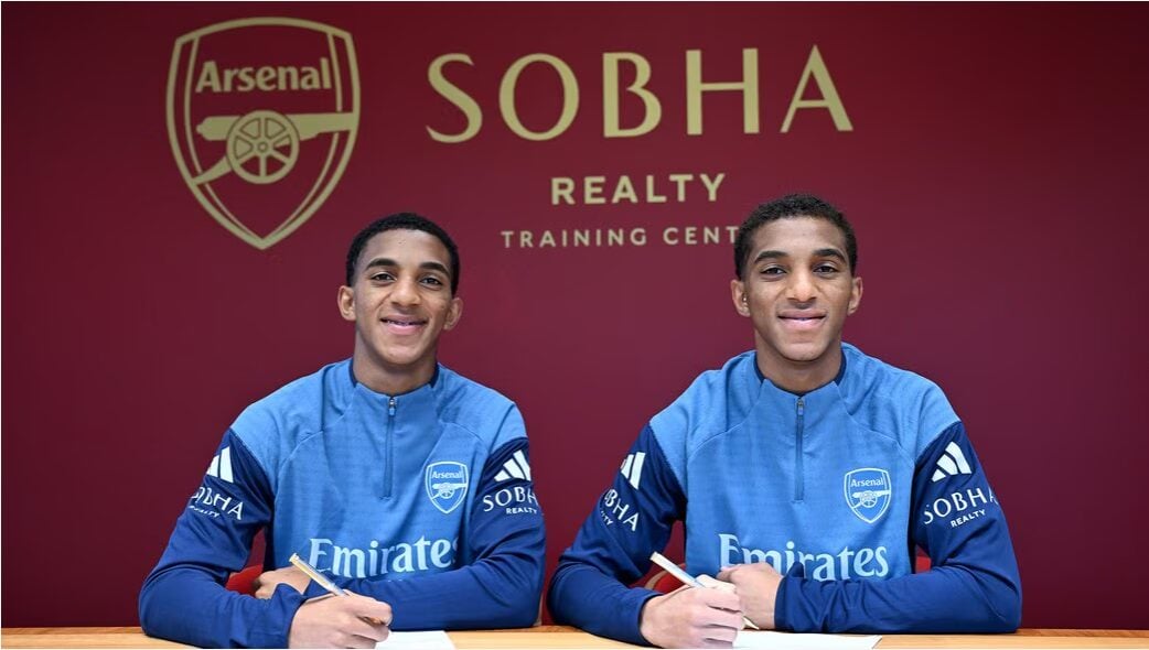 Brødreparret Edwin og Holger Quintero har torsdag skrevet under på kontrakter med Arsenal. Foto: Arsenal FC