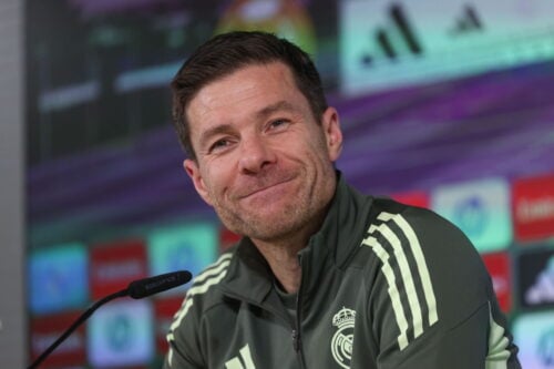 Xabi Alonso er blevet gjort til favorit til jobbet.