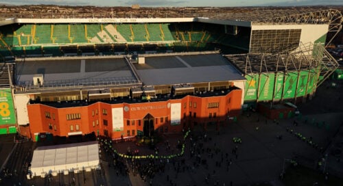 Celtic har bekræftet endnu et farvel på trænerposten. Nu er det en sand legende, der overtager styretøjlerne i den skotske storklub.
