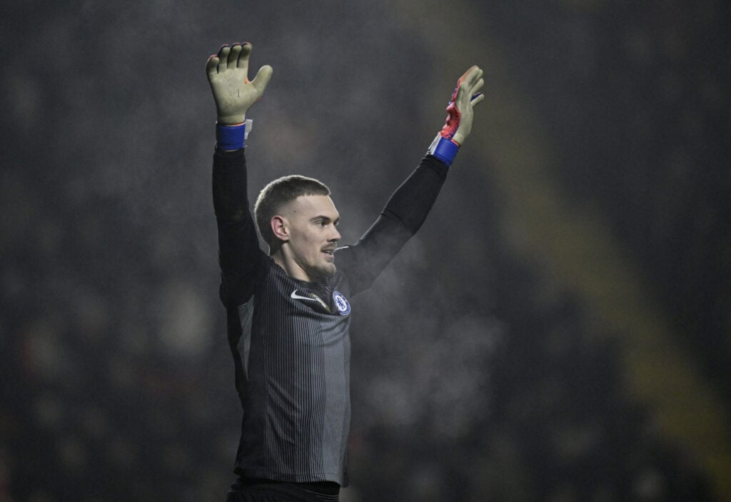 Filip Jørgensen er på blokken.