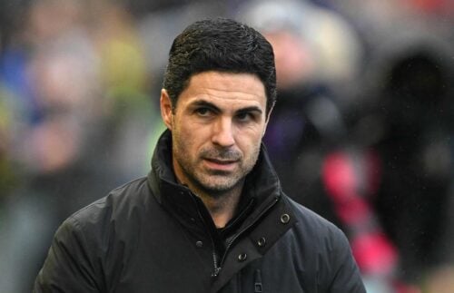 Mikel Arteta og Liam Rosenior mødes.