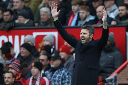 Michael Carrick har taget over som midlertidig cheftræner for Manchester United og har straks sat gang i arbejdet med at forme truppen.