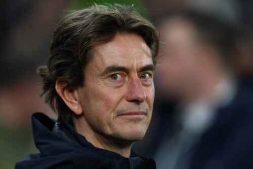 Den danske cheftræner Thomas Frank er under massivt pres i Tottenham. Nu er der meldinger om, at et nyt topjob er på vej.