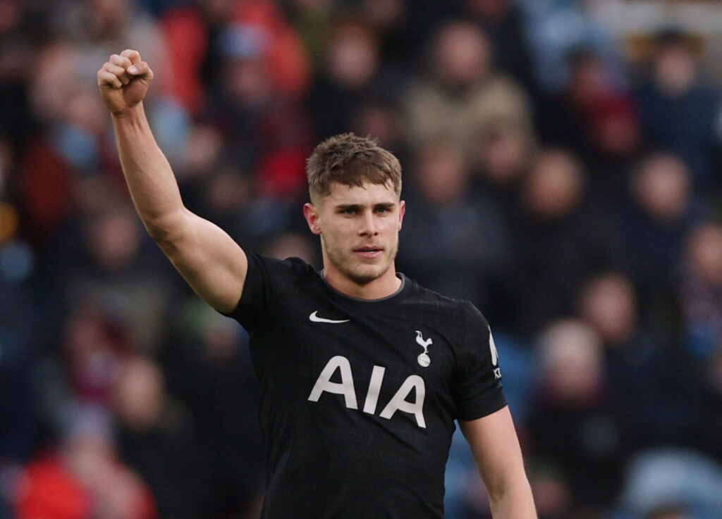 Micky van de Ven er ikke billigt til salg.