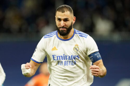 Karim Benzema vender hjem til Real Madrid.