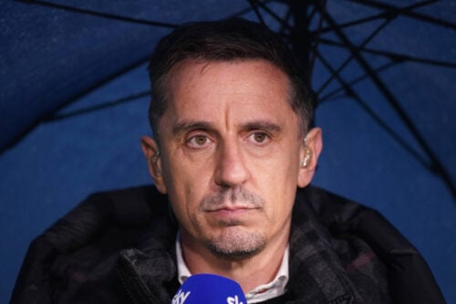 Gary Neville chokerer med sit valg.