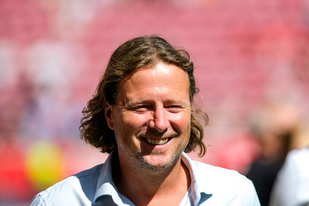 Bo Henriksen nærmer sig et bemærkelsesværdigt hurtigt comeback på trænerbænken. Nu kommer en trist melding.