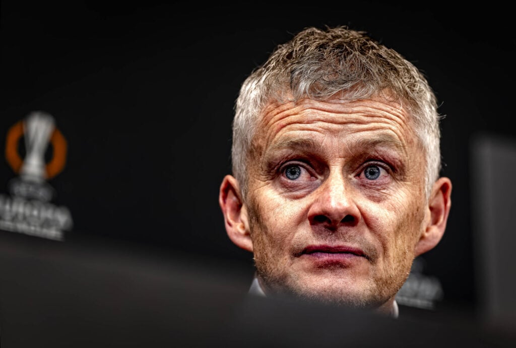 Ole Gunnar Solskjær bør ikke blive ny træner i Manchester United.