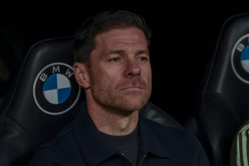 Xabi Alonso meldes på vej til Liverpool.