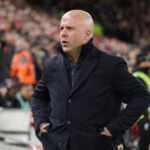 Arne Slot og Liverpool tager sig til hovedet.