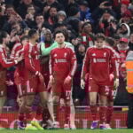 Liverpool råder over flere spillere, der går en usikker fremtid i møde. Nu modtager Arne Slot en direkte ubehagelig besked.