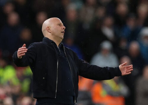 Liverpool gik søndag i total opløsning mod Manchester City i Premier League, hvor cheftræner Arne Slot ikke var tilfreds med dommerindsatsen.