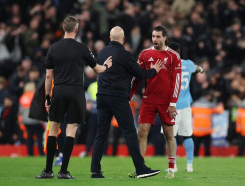 Liverpool oplevede et dramatisk sammenbrud søndag aften, da Manchester City vendte en ellers lovende kamp på Anfield.