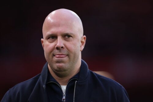 Arne Slot risikerer at miste sit job hos Liverpool.