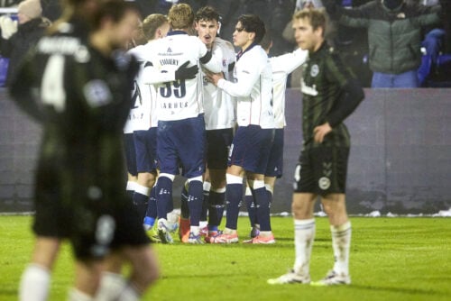 AGF kæmpede med næb og kløer for at få point mandag aften, da forårspremieren i 3F Superligaen blev spillet på Ceres Vejlby Park mod OB.