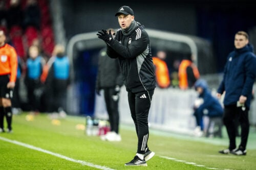 FCK befinder sig i en regulær krise efter et 1-2-nederlag til FC Nordsjælland, mens kritikken vokser uden for kridtstregerne.