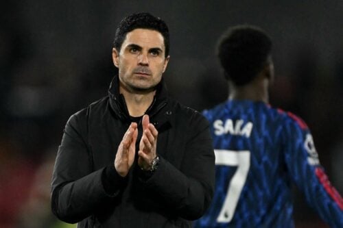 Arsenal forlænger med Bukayo Saka.