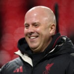 Liverpool har overtaget i jagten på et af Europas mest eftertragtede forsvarsspillere. Det kommer som et chok for Chelsea.