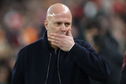 Arne Slot skal gøre én ting, mener Jamie Carragher.