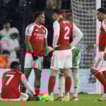 Arsenal satte dyrebare point over styr på Molineux, hvor en komfortabel 2-0-føring mod Wolverhampton forvandlede sig til 2-2.