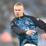 Manchester City må undvære Erling Haaland, der er gået i stykker kort før aftenens møde med Leeds på Elland Road.