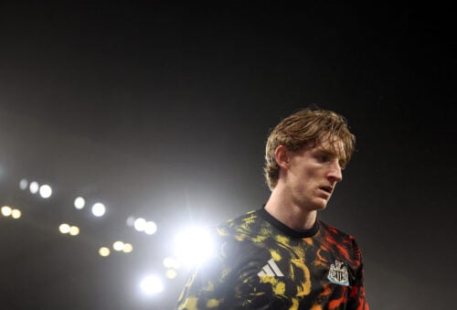 Anthony Gordon har udviklet sig til en absolut profil i Newcastle, men fremtiden er ganske usikker for den engelske offensivspiller.