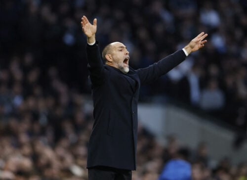 Debuten blev et mareridt for den nye Tottenham-træner, Igor Tudor, der led et tungt nederlag på 1-4 mod ærkerivalerne fra Arsenal.