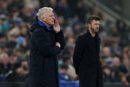 Det er et yderst sjældent syn, at Everton hapser spillere og lederskikkelser i Manchester United, men det er nu tilfældet.