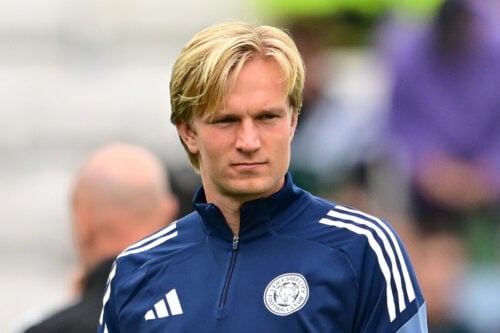 Det ser sort ud for Victor Kristiansen og Leicester for tiden. Nu er det bekræftet, at den danske spiller blev ramt af et tidligt exit.