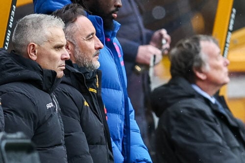 Nottingham Forest vinkede farvel til Sean Dyche efter blot fire måneder i spidsen. Nu har klubben præsenteret den nye cheftræner.