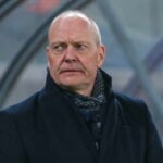 Niels Frederiksen går en usikker fremtid i møde.