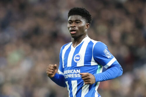 Brighton-profilen Carlos Baleba kan blive sommerens store midtbanekup for Manchester United. Nu sælges han dyrt.