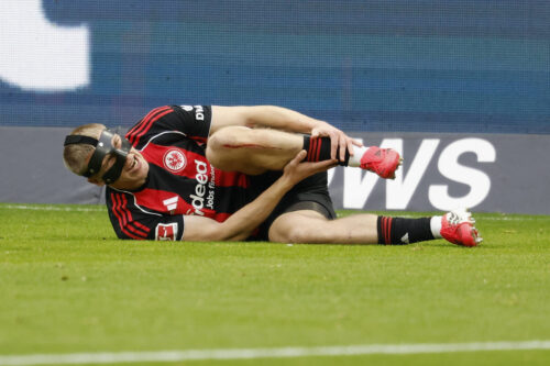 Danske Rasmus Kristensen tørner ud for Eintracht Frankfurt, hvor han er en vigtig spiller, men nu kommer en trist nyhed.