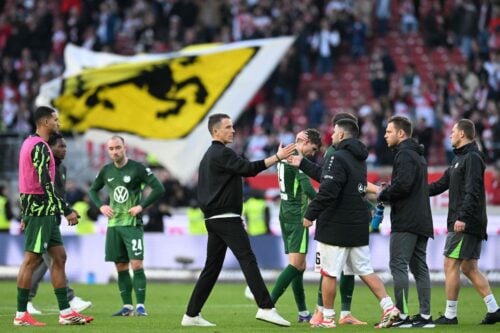 En danskerklub befinder sig i en krise i Bundesligaen, hvor fyringerne ingen ende vil tage. Nu afsløres intern splittelse og uro i klubben.