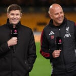 Liverpool led et overraskende 1-2-nederlag mod Wolves. Nu går Steven Gerrard i flæsket på cheftræner Arne Slot.