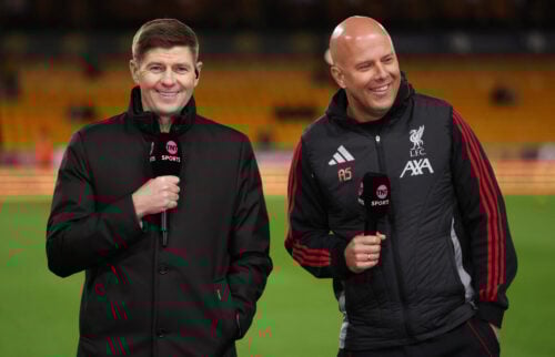 Liverpool led et overraskende 1-2-nederlag mod Wolves. Nu går Steven Gerrard i flæsket på cheftræner Arne Slot.