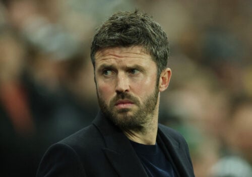 Michael Carrick er ikke favorit til jobbet hos Manchester United.