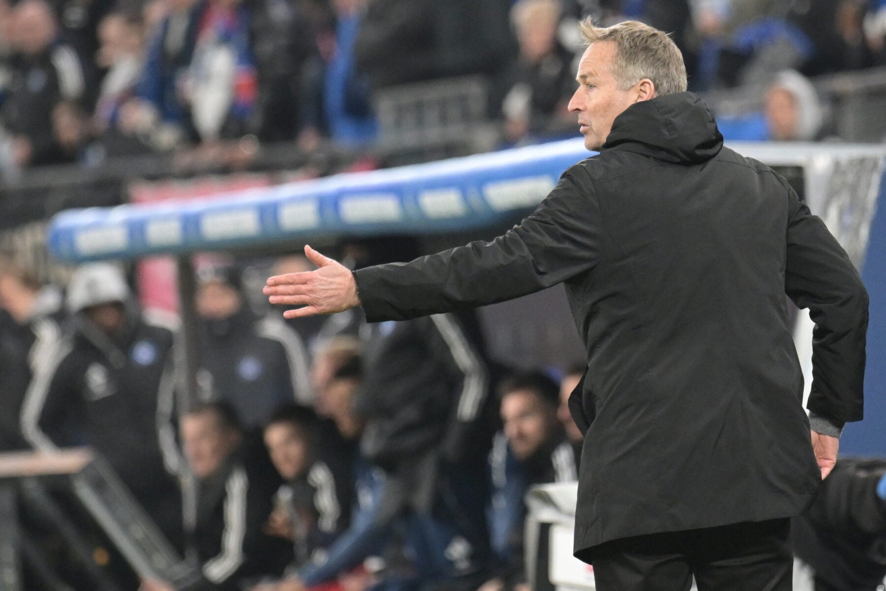 Det har ikke været en dans på røde roser for Kasper Hjulmand, der har stået i spidsen for Leverkusen siden sommer.