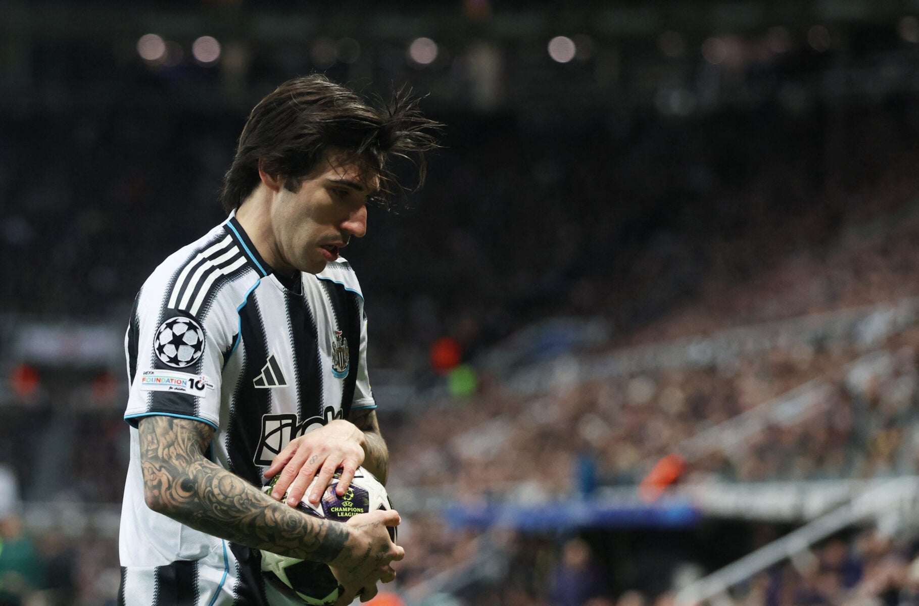 Midtbanestjernen Sandro Tonali fra Newcastle ligner en spiller, der snart kan tage næste skridt i karrieren.