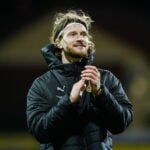 Kasper Høgh på landsholdet? Nu svarer Brian Riemer.