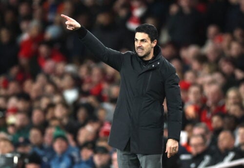 Arsenal nærmer sig et længe ventet mesterskab i Premier League, mens de gør klar til en monstertransfer.