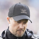 Bo Henriksen kan være trænerløsningen i F.C. København, der meldes på vej til at fyre Jacob Neestrup. Det ville være en vild trænerændring.