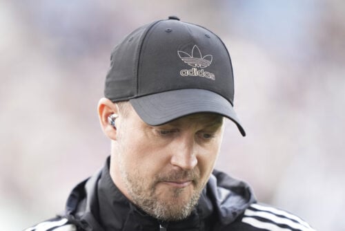 Bo Henriksen kan være trænerløsningen i F.C. København, der meldes på vej til at fyre Jacob Neestrup. Det ville være en vild trænerændring.