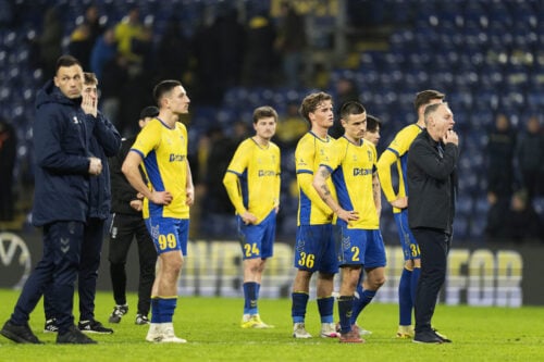 Brøndby kæmper med både resultater og spil under cheftræner Steve Cooper, mens der nu er intern uro i klubben.
